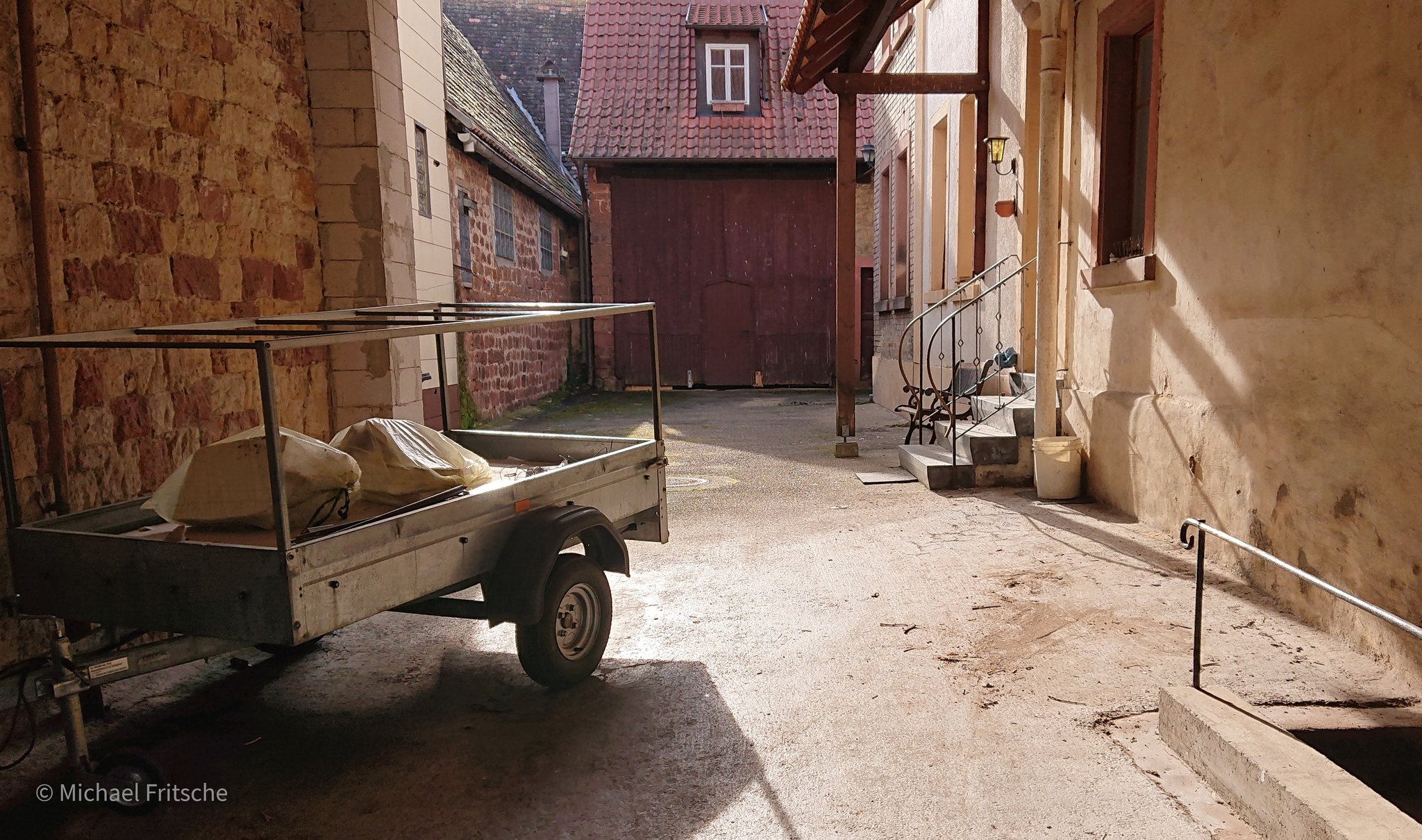 der Hof ist auch wieder ansehnlich der Hof ist auch wieder ansehnlich