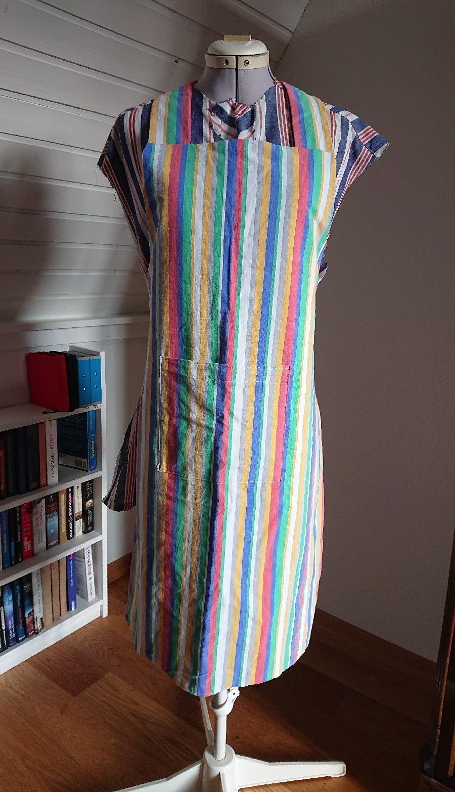 Gestern Tischdecke, heute Schürze Gestern Tischdecke, heute Schürze